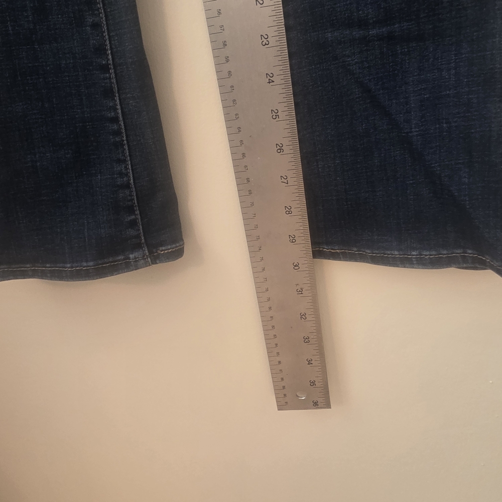 Levi's 725 Highrise Bootcut Jeans - Picture 6 of 8